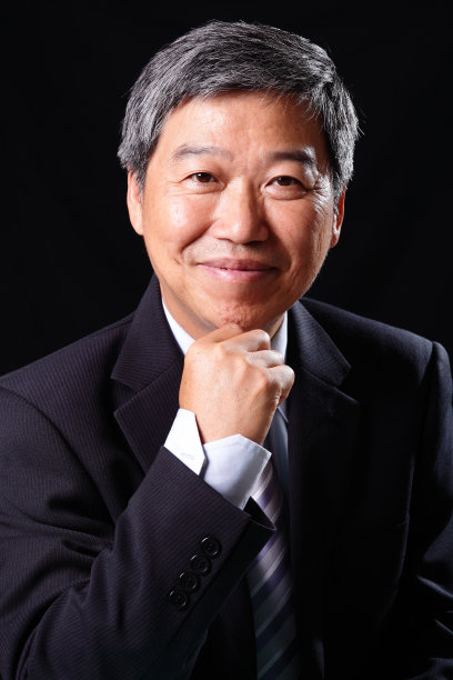 老商人开心地笑了图片下载