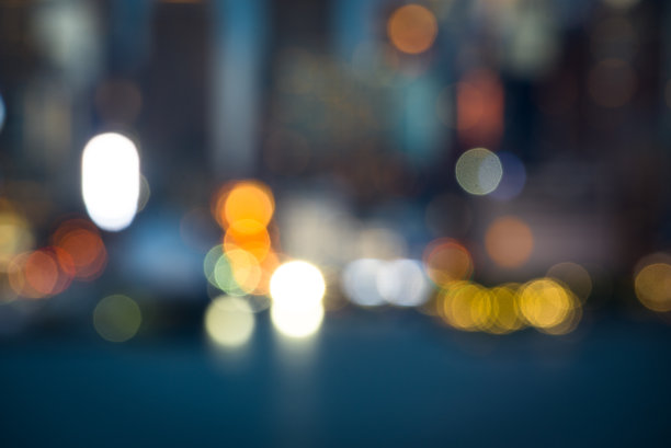 城市中交通的模糊散焦灯光图片下载
