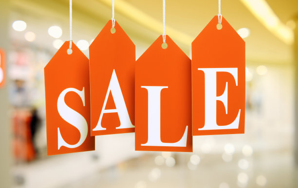 商场里挂着特价牌图片下载