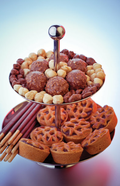 装满糖果的铁架图片下载