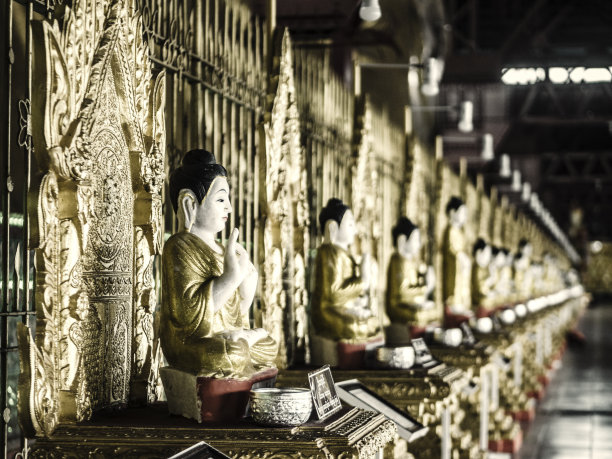 缅甸仰光卓达义塔的佛像图片下载