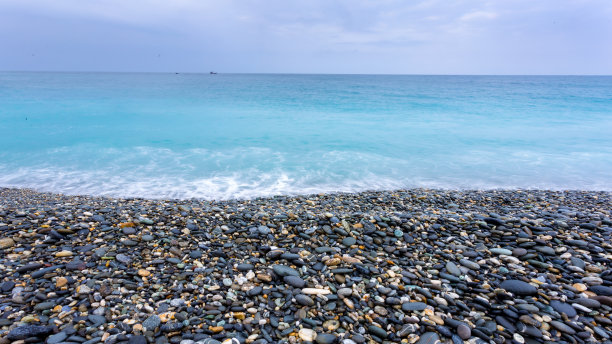 湛蓝的天空，湛蓝的大海素材图片