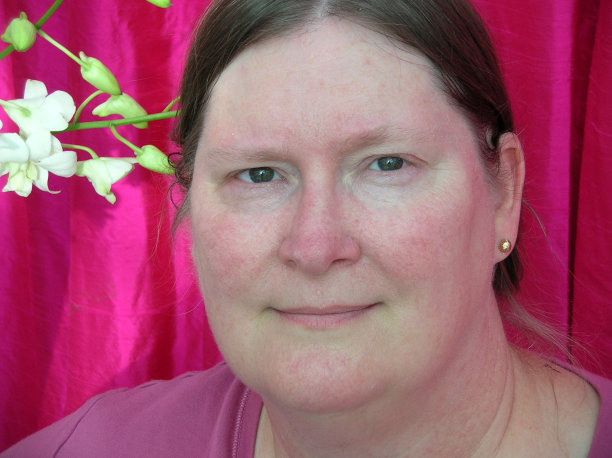 女人微笑图片下载