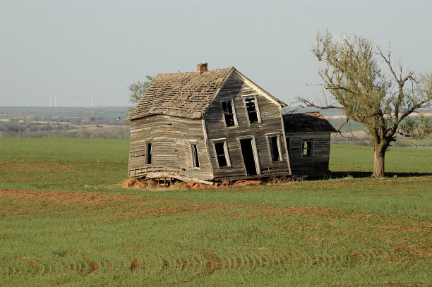 扭曲的房子图片下载