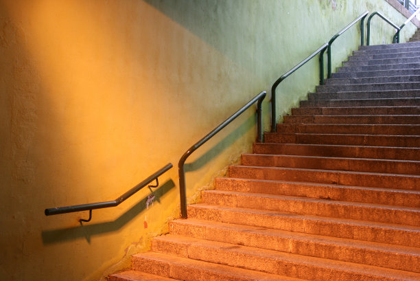 楼梯混合灯光图片下载