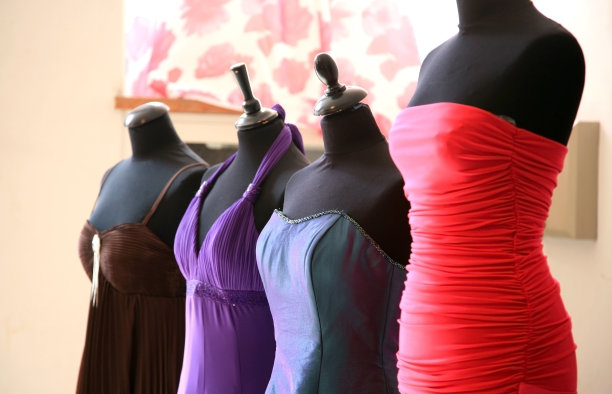 时尚盘子搭配晚宴礼服图片下载