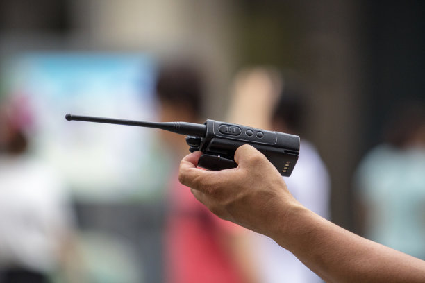 手拿着步话机图片下载