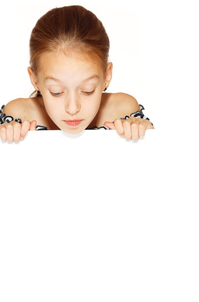 隐藏的可爱女孩图片下载