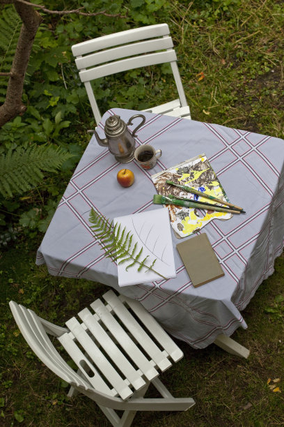 花园里的画图片下载