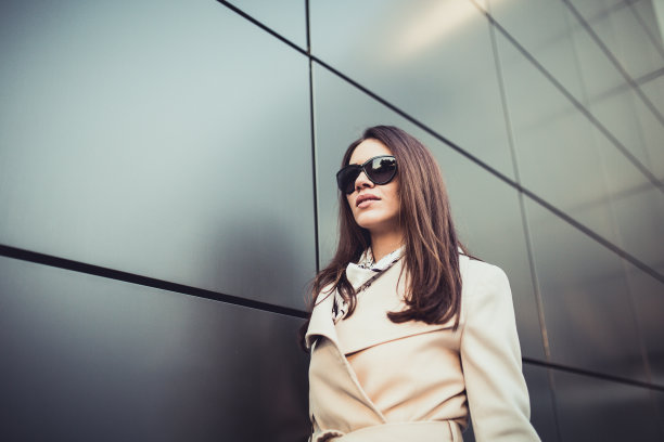 商人摆姿势图片下载