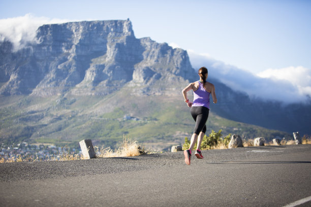 女人跑图片下载