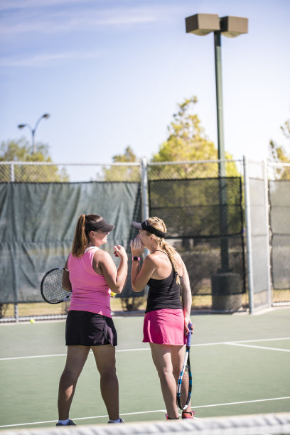 女人打网球图片下载