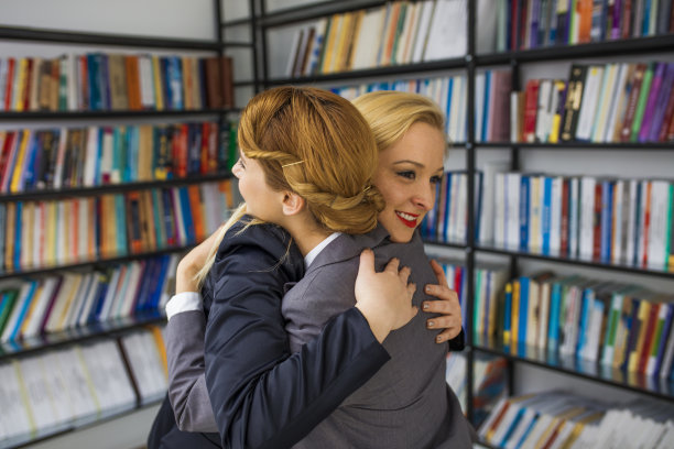 快乐的职场女性图片下载