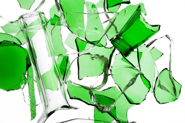 破碎的玻璃图片下载