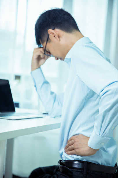 肩痛的商人素材图片