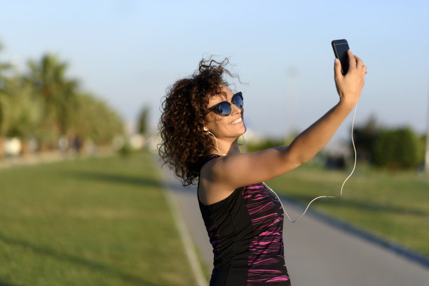 女子自拍图片下载
