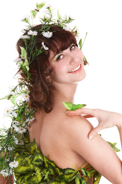 带着花和蝴蝶的美丽女孩。图片下载