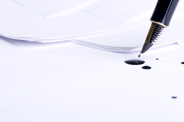 笔在纸上图片下载