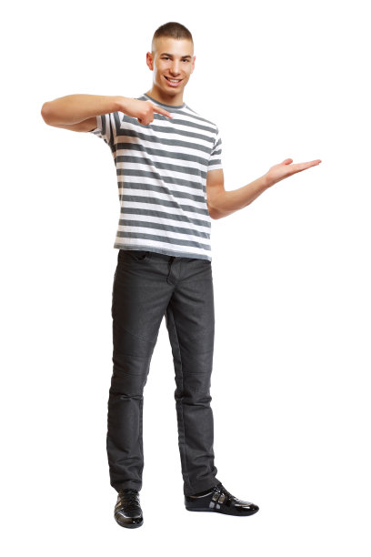 年轻英俊的男子在他的手掌上展示着什么图片下载