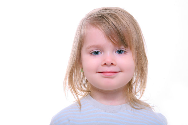 微笑的美丽小女孩图片下载