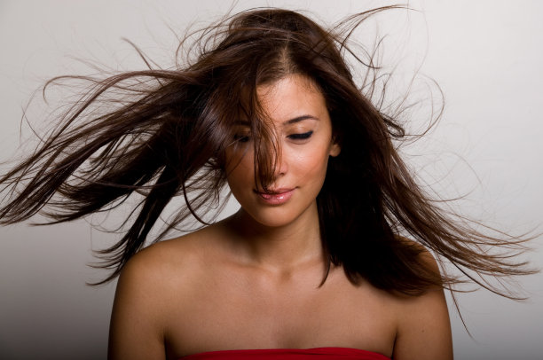 一个性感的年轻女人的肖像图片下载