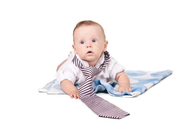 可爱的婴儿打着领带躺在毯子上图片下载