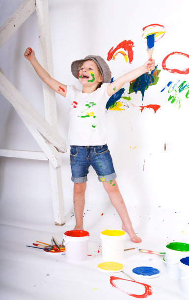 年轻的艺术家图片下载