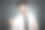 白衬衫黑帽子的困惑商人。图片下载