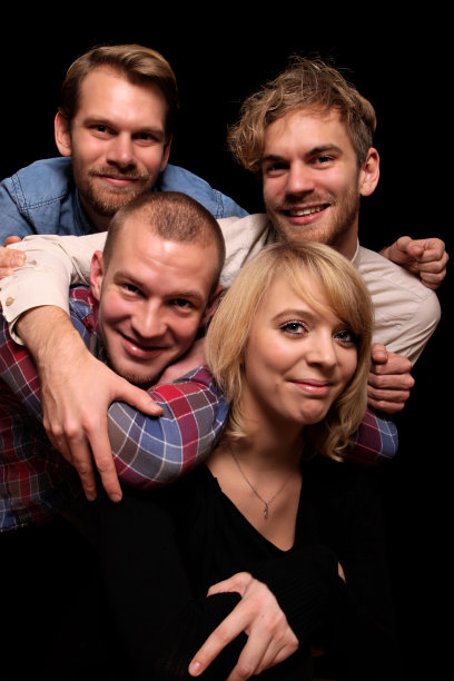 四个兄弟姐妹的肖像图片下载