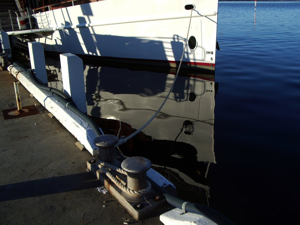 河上之舟图片下载