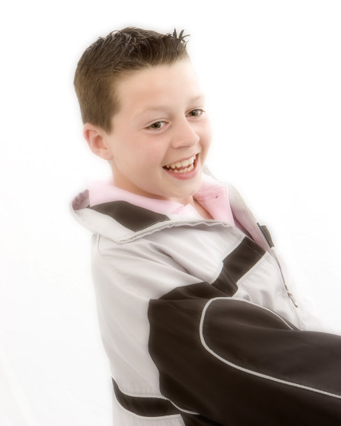 快乐微笑的青年图片下载