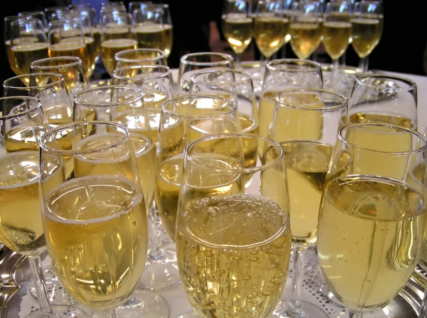 香槟杯图片下载