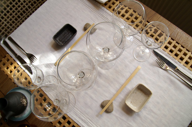 两人桌图片下载