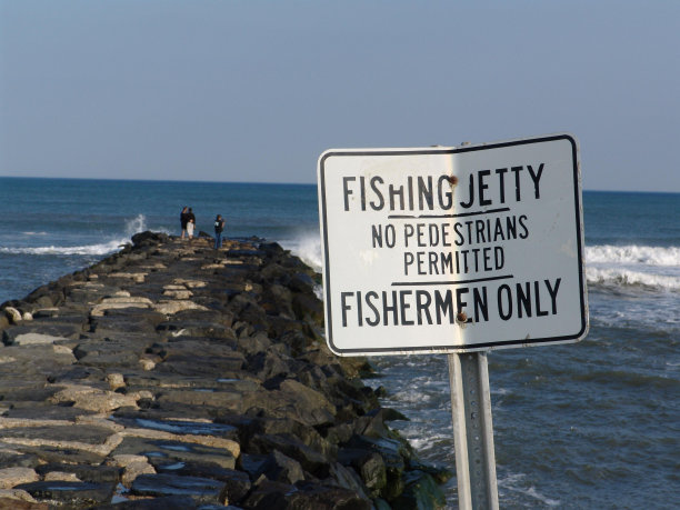钓鱼码头图片下载