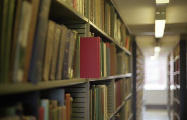 图书馆的书架——书会找到你图片下载