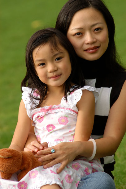 母亲和女儿2号图片下载