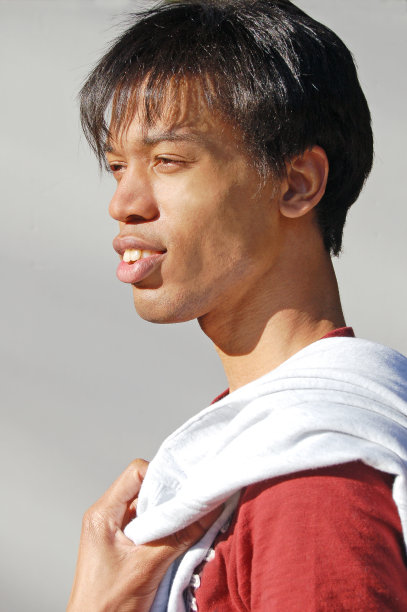 直发非洲裔美国模特图片下载