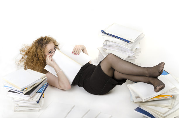 女人与书图片下载