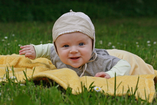 快乐的宝贝图片下载