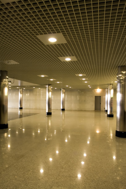 购物中心空荡荡的营业厅图片下载