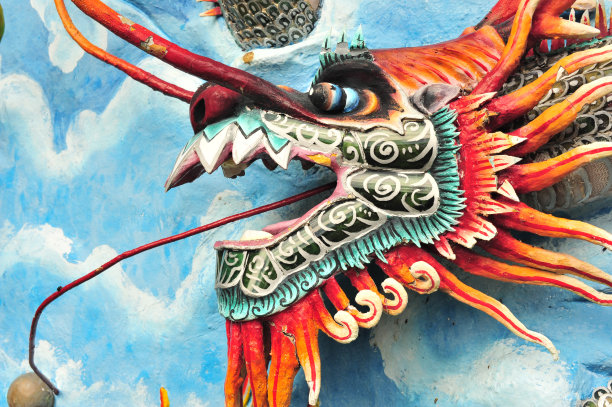 沉默的赤龙图片下载