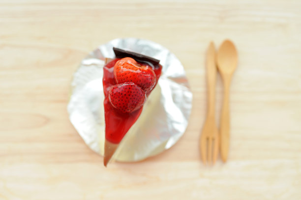 草莓芝士蛋糕图片下载