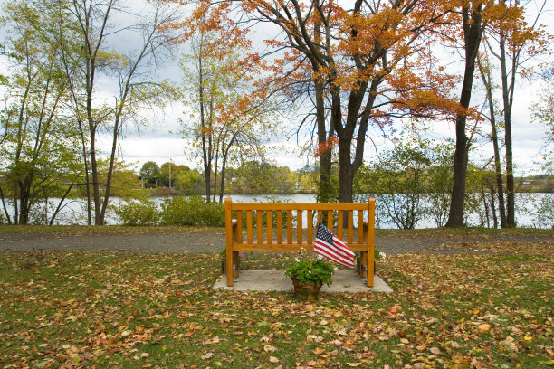 木制长凳，美国国旗图片下载