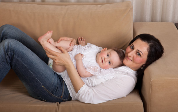 母亲和女儿图片下载