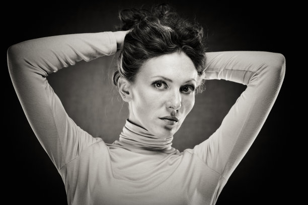 美丽的三十岁女人肖像图片下载