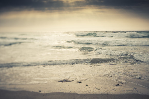 康沃尔纽基菲斯特拉海滩，夕阳西下图片下载