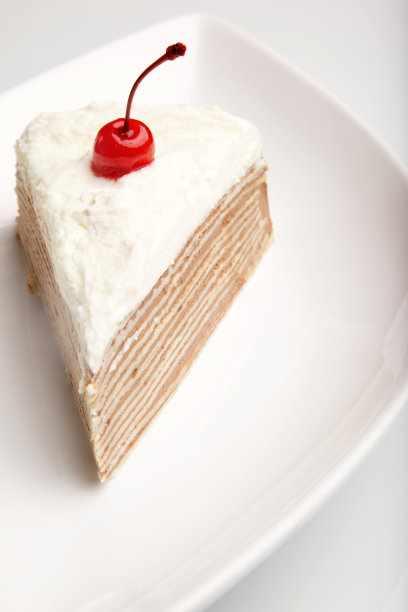 多层玉米饼，巧克力和慕斯蛋糕图片下载