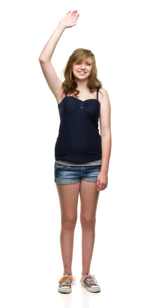 举起手的快乐女孩图片下载