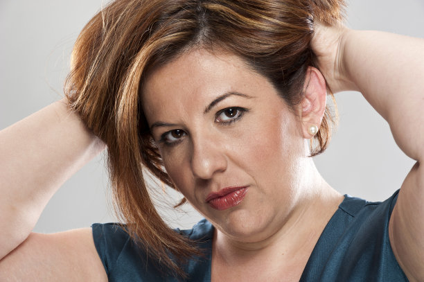 成熟的西班牙裔女性(真人)图片下载