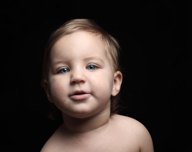 婴儿的肖像图片下载